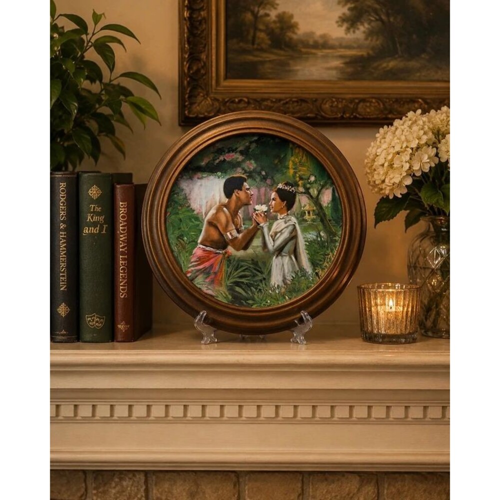 Edwin M. Knowles 1985 We Kiss in a Shadow Collector Plate King and I Series